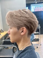 トゥイン 八王子(TWIN)&nbsp;刈り上げセンターパートフェザーパーマサーフカール