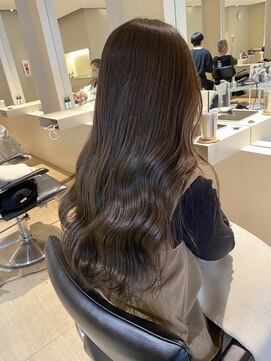 ジーナ 姪浜(Zina) 赤みのない大人グレージュ◎