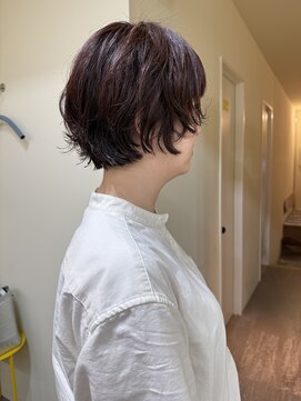 ヒントステーション(HINTSTATION) 〈浅草 半個室〉前上がりボブ×チェリーレッド