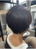 首元もスッキリ綺麗にまとまるショートスタイル