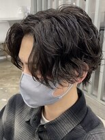 バイフィフス 原宿/表参道(by fifth)&nbsp;微分けセンターパート緩めツイストスパイラルパーマ刈り上げ黒髪