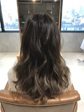 アンククロス 表参道(ANKH CROSS) イルミナ×シールエクステ×グラデーション【ANKH CROSS表参道】