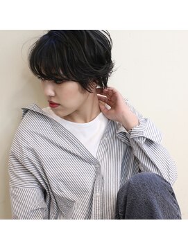 トルネード(TORNADO) 外国人風ショートボブ ハイライト 暗髪グレージュ　白髪ぼかし