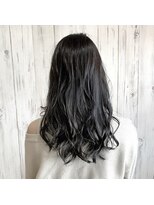 ヘブンリー(heavenly)&nbsp;【heavenly】＃ナチュラルハイライト＃アッシュ＃抜け感＃ウルフ