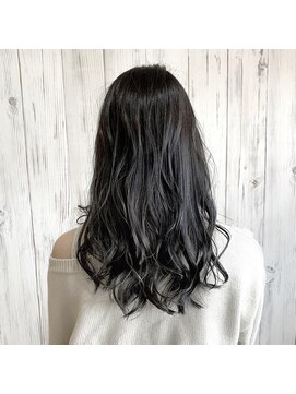 ヘブンリー(heavenly) 【heavenly】＃ナチュラルハイライト＃アッシュ＃抜け感＃ウルフ