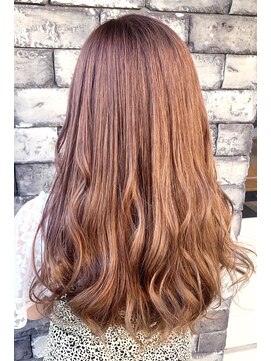 ラヴィエール(LAVIERE by R-EVOLUT) ピンクで作るミルクティーベージュ ツヤ髪 店長 柿本