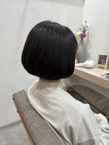 ファム バイコヒナタ(FUM by KOHINATA) ツヤ感たっぷり◎スッキリ丸みミニボブ