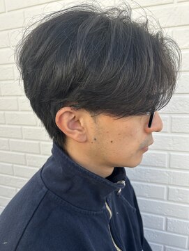 ヒュイル バイ ニアウ(Hwyl by Niau) メンズマッシュセンターパートスパイラルパーマニュアンスパーマ