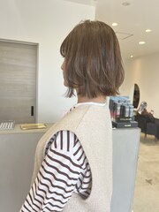 黒髪/グレーベージュ/レイヤーロング/前髪パーマ/ハイライト