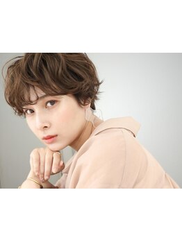 大人女性に最適なショートカットを提案◎顔周りのデザインやシルエットが美しくみえるスタイルに◇