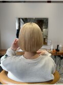 ホワイトブロンド×似合わせカット