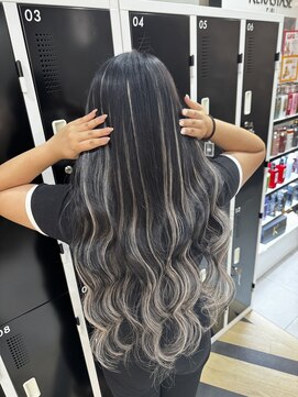 ラピス 大阪アメ村店(Lapis) エクステで作るバレイヤージュ