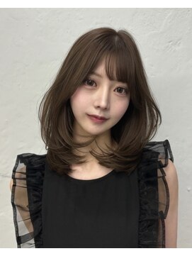 シェス 梅田茶屋町(shes) レイヤーロブ モカベージュカラー sara