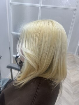テーラ 船橋店(TELA) ブリーチ3回抜きっぱなしブロンド