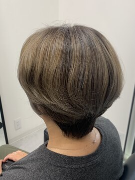 ルシック(LE CHIC) ショートススタイル/髪質改善/白髪ぼかし/ダークグレー