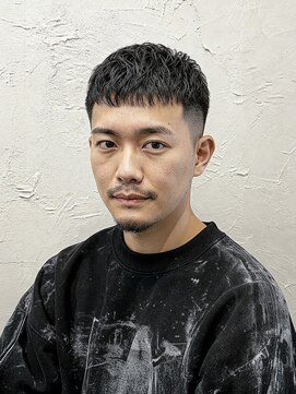 クラン(clan) ニュアンスパーマ、MEN’S HAIR 、刈り上げセンターパート