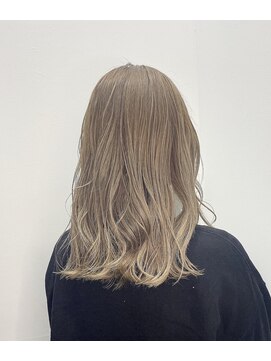 オンザ(ONTHE) グラデーションミルティベージュワンレンミディアム【林京平】