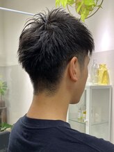 レア(LEA) 直毛短髪男子横後ろ刈り上げスタイル
