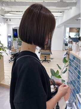 オーシャン(Ocean) ［Ocean Hair&Life 水田成美］切りっぱなしボブ/マロンベージュ