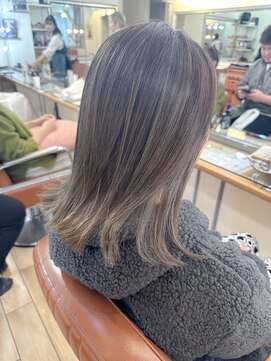 ネオリーブアイム 横浜西口店(Neolive aim) 白髪ぼかしハイライトくすみグレー赤み消しカラー【横浜】k