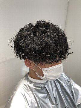 オーシャントーキョー(OCEAN TOKYO) 波巻きマッシュ(刈り上げツーブロック黒髪パーマ)