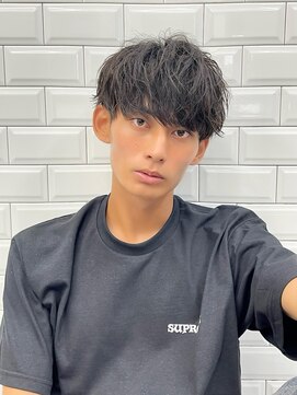 アイドットプラスサッポロ 札幌(i.+SAPPORO) ダークアッシュ刈り上げショート × ニュアンスパーマ　O２