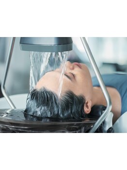 【ヘッドスパに自信あり！】髪のお悩みがある方にオススメ◎頭皮から美しく健康的な髪へと導いてくれます。