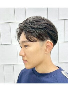 メリケンビューティーパーラー コウベ(MERICAN BEAUTY PARLOR KOBE) センターパート