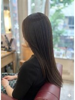 ソレイユ 新宿御苑前 (SOLEIL)&nbsp;触りたくなるような艶髪ストレート