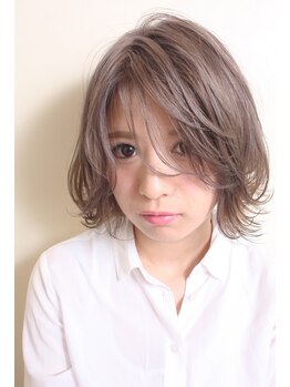 デコラ 柏(DECOLA)の写真/豊富なトリートメントで指通りの良い柔らかな髪へ!悩みは一人一人ご提案を◎