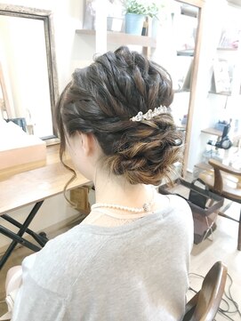 ロカット サロン(Roquat Salon) シニヨンロングアレンジ【ヘアアレンジ　立川/立川南口/八王子】