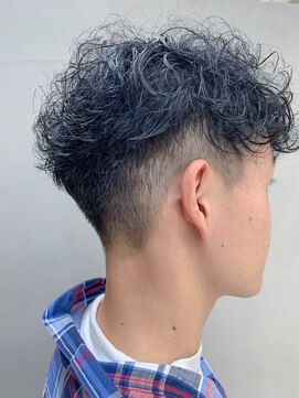 テトヘアー(teto hair) 刈り上げ、スパイラルパーマ、しっかりパーマ、黒髪