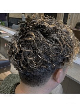 アトム(ATOM) ツーブロック　パーマ　出合