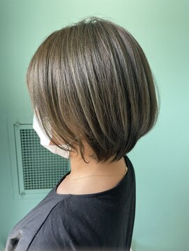 リーホリエ(Lee Horie) 【石森】オリーブグレージュ×ショートボブ