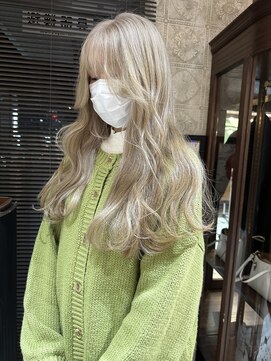 スリー(three) ハイトーン　ホワイトベージュ