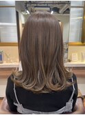 明るめオリーブベージュとコスメストレート*20代/30代/40代
