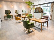 フェリーザ 奏の杜店(FELIZA)の雰囲気（光が差し込む広い空間でごゆっくりお過ごし下さい！）