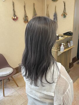 メルク(merc) カール/セミディ/シアーカラー/姫カット/シルバー