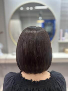 アオ 花咲町(a-o) サラツヤ内巻きボブ♪