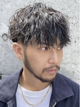 フィフス(fifth) 原宿ツイストスパイラルパートニュアンスパーマかき上げ刈り上げ