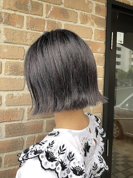 ヘアメイクエイト 丸山店(hair make No.8) 【担当＊岩切祐樹】切りっぱなしボブ×パールグレー