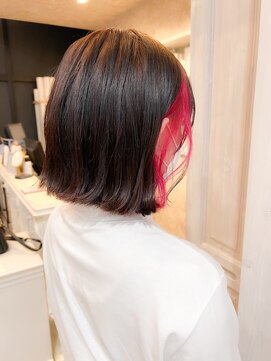 キャアリー(Caary) 福山Caary人気20代30代小顔補正立体カットインナーカラーピンク