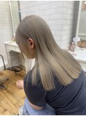 ハイトーングレージュ