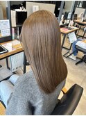 オリーブベージュ