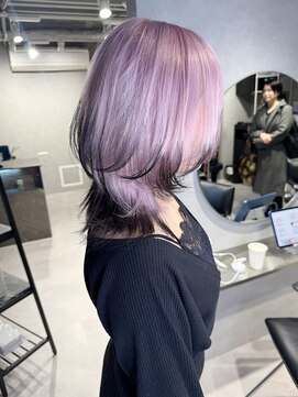 ルシティ(Le City) White pink ＆black Design 【ブリーチ/ダブルカラー/髪質改善】