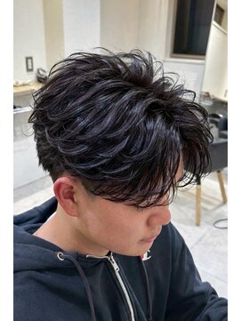 アイトーキョープラスシー 横浜(AI TOKYO+Sea) MEN’S横浜/センターパート/フェザーパーマ/毛流れパーマ/高島町