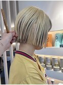 抜きっぱなしブロンドボブ　デザインカラー/