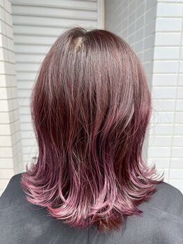 ヨンマルゴ(405)の写真/ブリーチ必須デザインカラーで叶う、個性が輝くはでがみ！インナーも魅力◎
