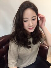 ヘアガーデン カシェット(Hair garden Cachette) 暗髪グレージュカラー　耳掛けミディー