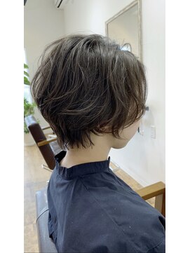 レヴィー(Revie) ふんわりひし形ショートボブ☆エッジショート